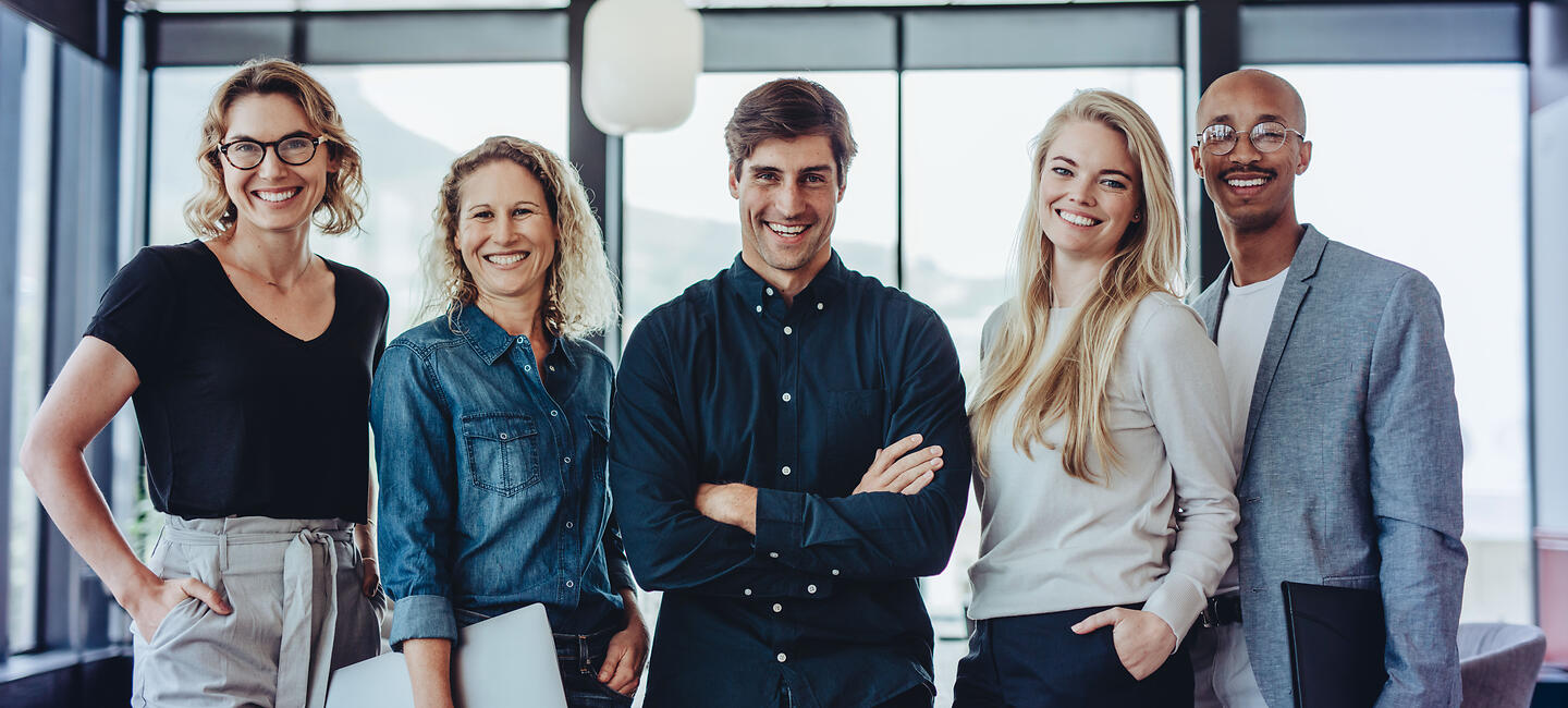 Mitarbeitende freuen sich über bKV.